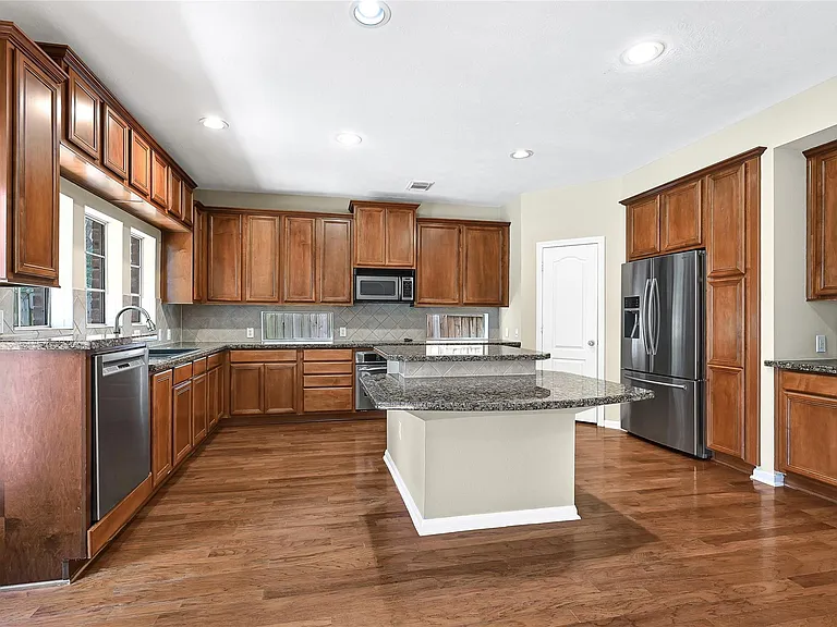 21327 Pennshore Ln — Photo 8