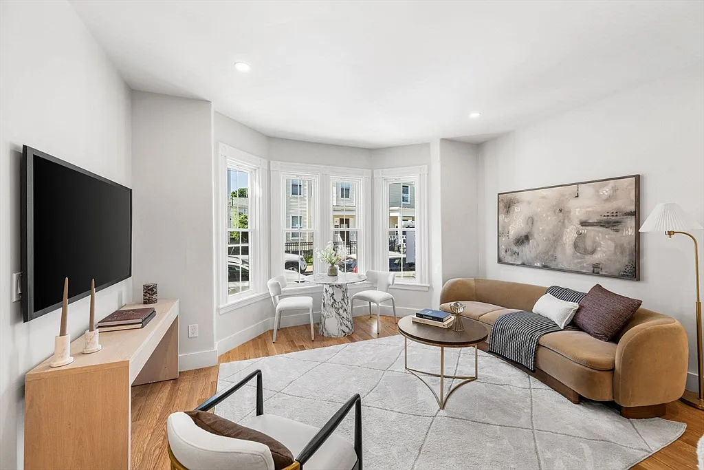 2 bed, 2.0 bath, 977 sqft, $3,500 — Photo 3