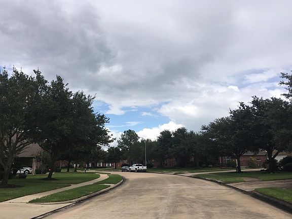 5th image of 2731 Round Hill Ct