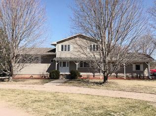 21 Elm Dr, Kearney, NE 68845