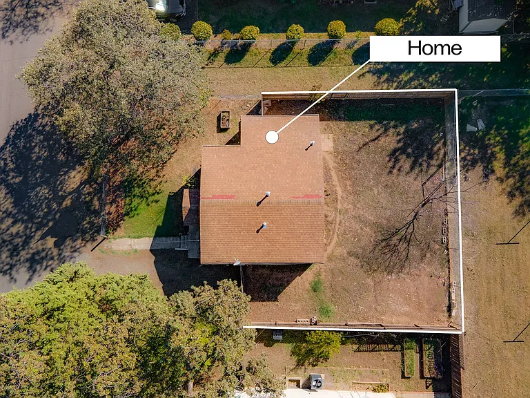 1206 Guill St — Photo 16