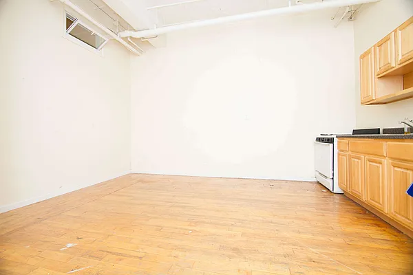 Rented by Nooklyn NYC LLC | media 76