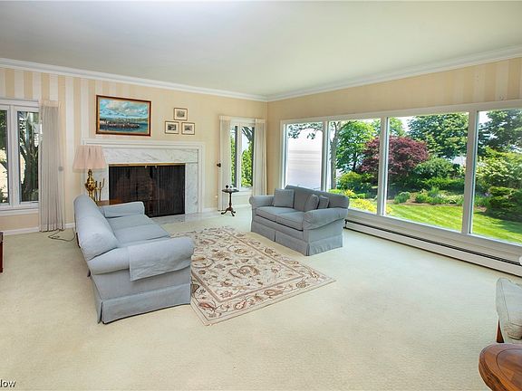 3rd image of 1047 Kirtland Ln