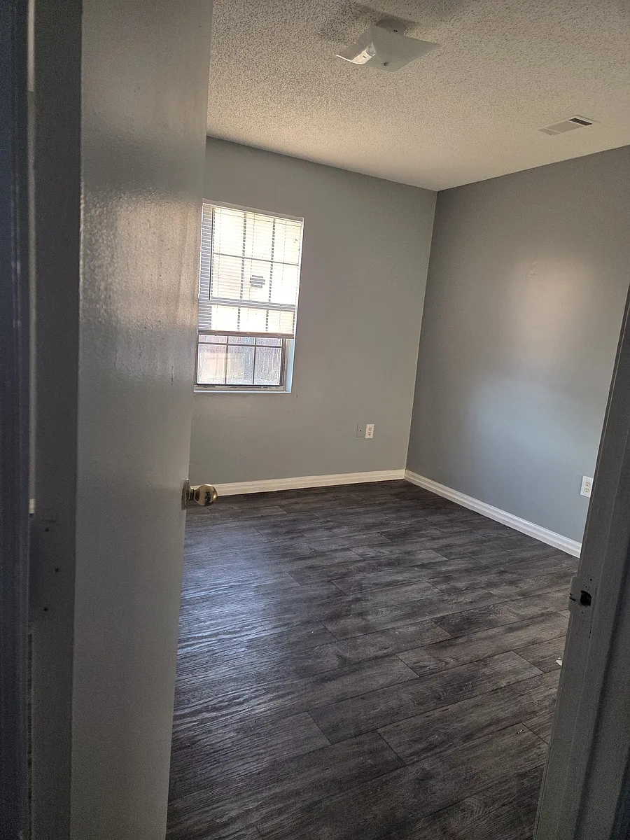 Building Photo - 4738 W Oglethorpe Hwy #A