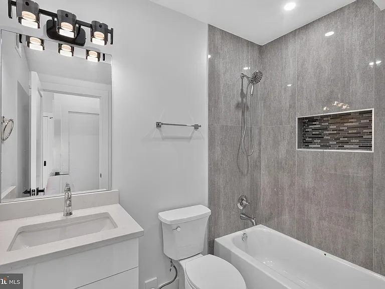 1650 Columbia Rd NW #402 — Photo 13
