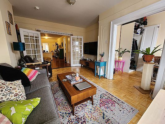 1st image of 225 8th St #3