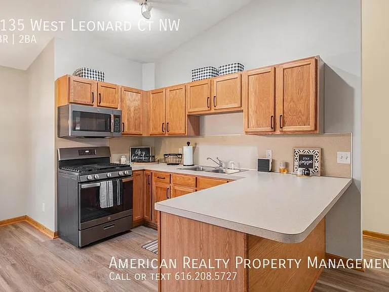 1135 W Leonard Ct NW — Photo 2