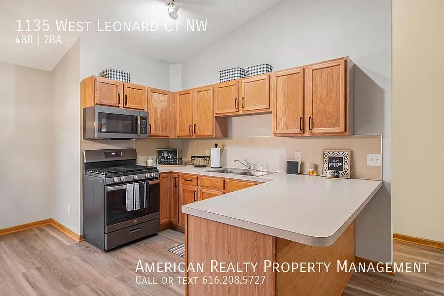 Building Photo - 1135 W Leonard Ct NW