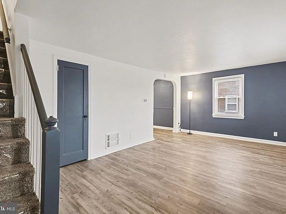 4th image of 3712 Derry St