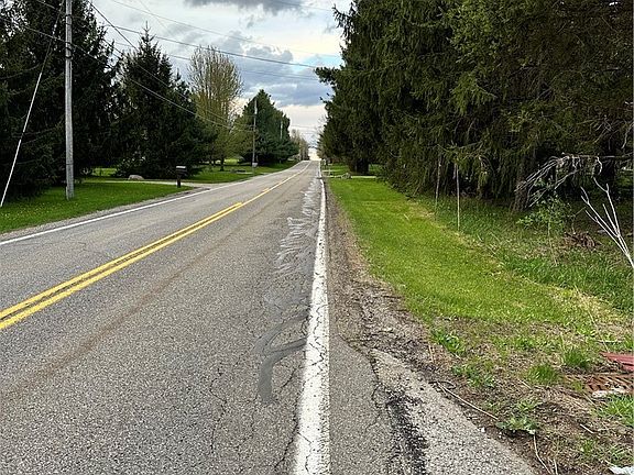 3rd image of 12754 Chamberlain Rd