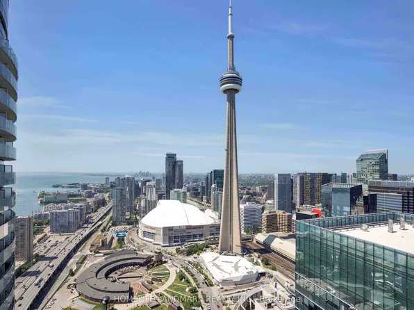 14 York St Unit 5207, Toronto, ON M5J 0B1
