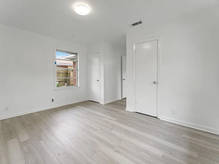 803 S 4th St — Photo 25