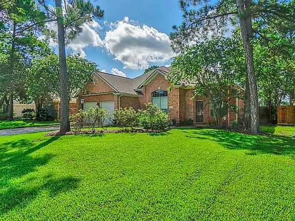 Single Story Home - 4 Bedrooms - 3 Full Baths - Formal Dining Room & Study.
