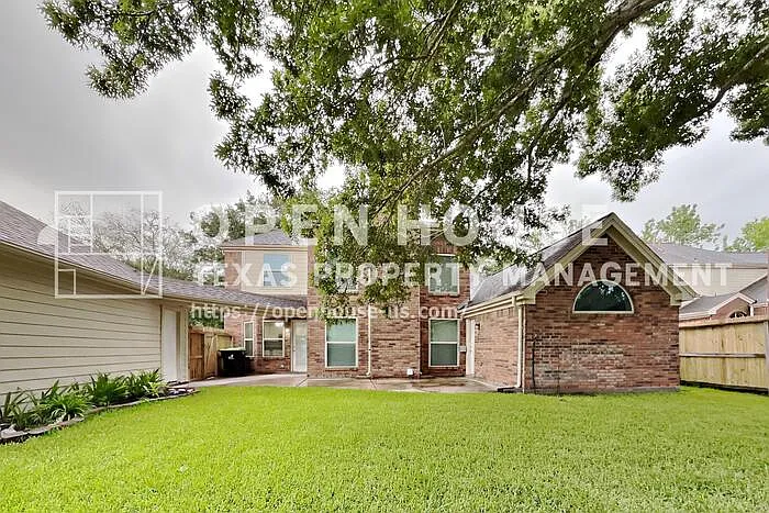 719 Fernglade Dr — Photo 22