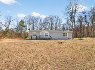 818 Dean Mountain Rd, Cleveland, GA 30528
