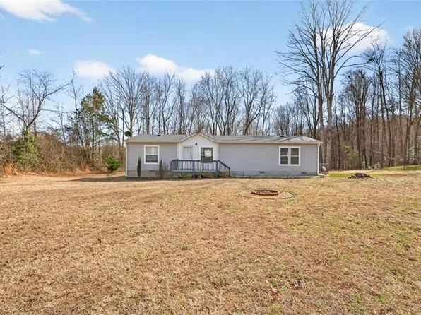 818 Dean Mountain Rd, Cleveland, GA 30528