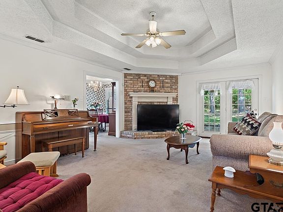 5th image of 816 Willowcreek Dr