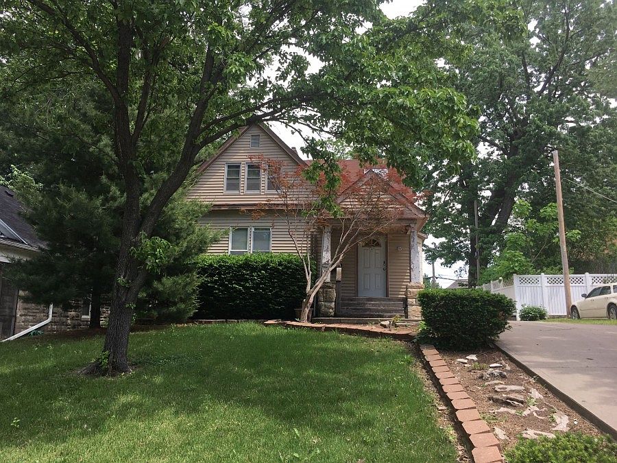 1st image of 311 N Clinton Pl