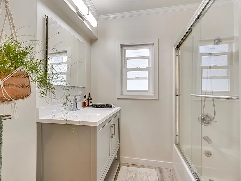 1410 Banks Ave — Photo 20