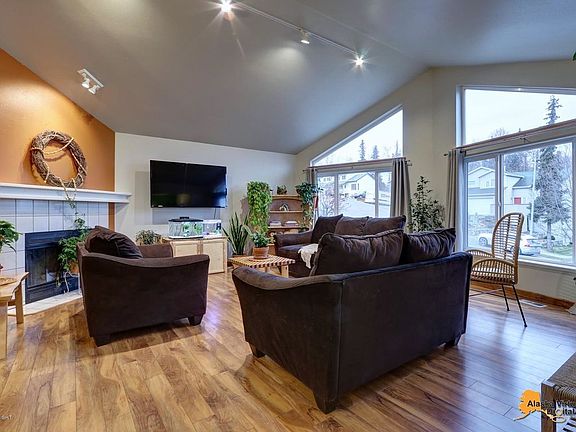 2nd image of 8711 Geirinhas Pl