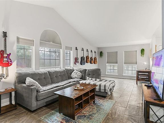 5th image of 544 Huseman Ln
