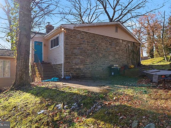 5th image of 2338 Fairway Rd