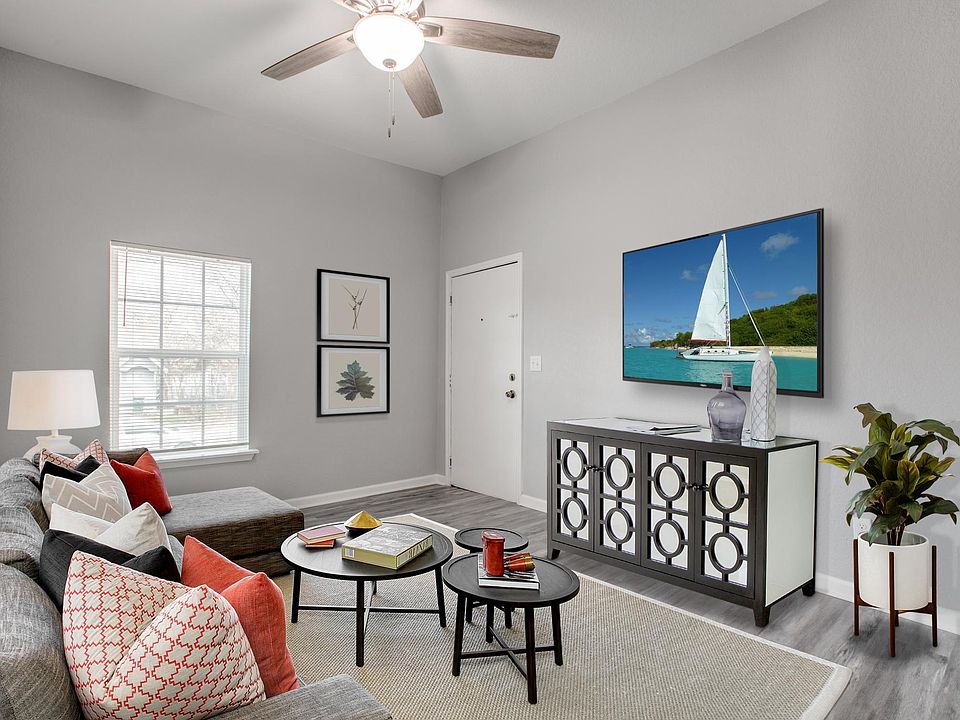 1st image of 236 University Ave #1