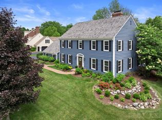 9848 N Lamplighter Ln, Mequon, WI 53092