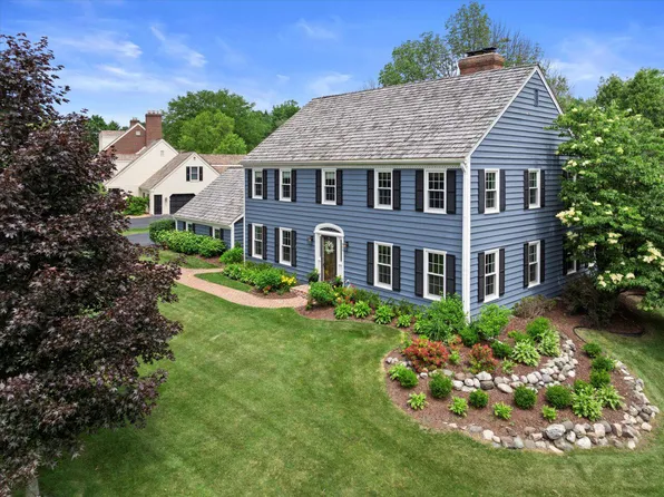 9848 North Lamplighter LANE, Mequon, WI 53092