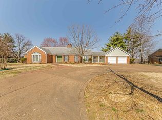 50 Oak Meadow Rd, Evansville, IN 47725