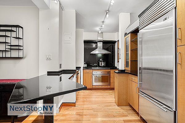1st image of 333 E 55th St APT 11B