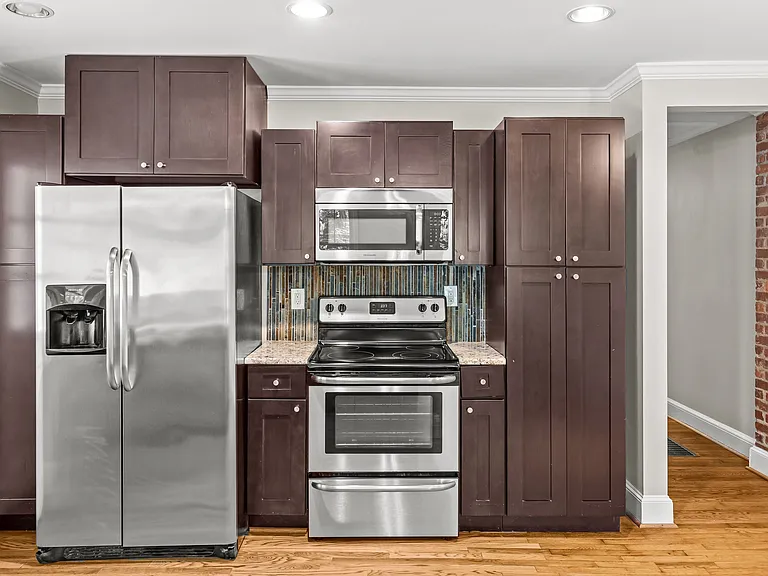 2301 Laburnum Ave — Photo 8