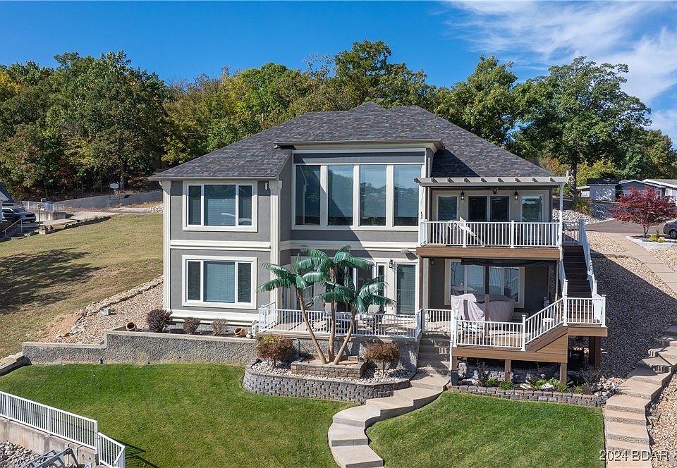 1st image of 412 Heart Lane Point
