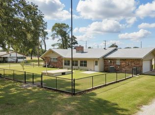 2064 Highway 77 S, Davis, OK 73030