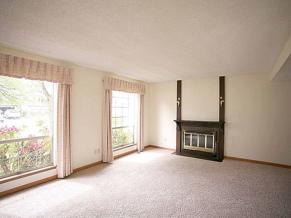 5th image of 3151 SE Beechcrest Ct