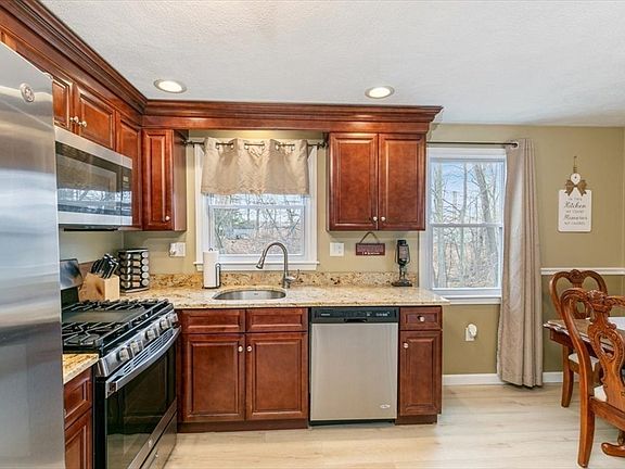 3rd image of 38 Twin Brooks Cir #38