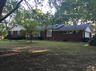 165 Country Acres Rd, Eldorado, IL 62930