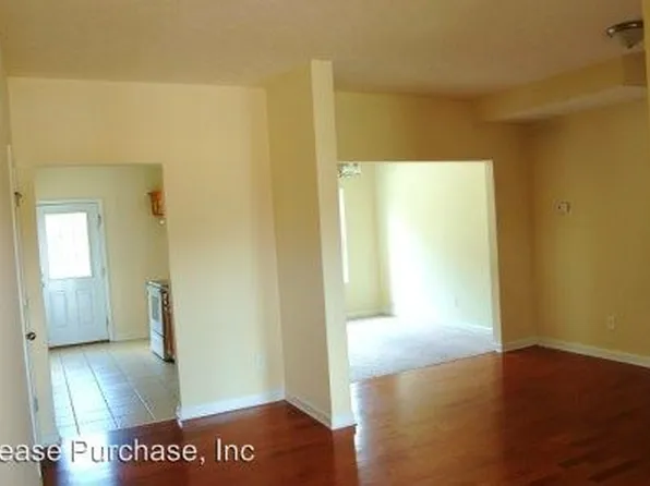 143 Nizzear Ln, Carrollton, GA 30117