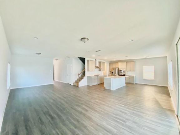 5th image of 850 Beacon Lake Pkwy