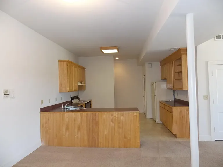 135 N College Ave — Photo 10
