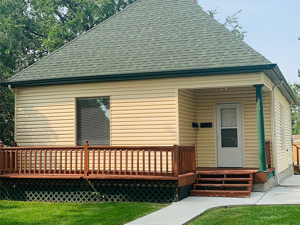 1st image of 613/615 8th Ave S