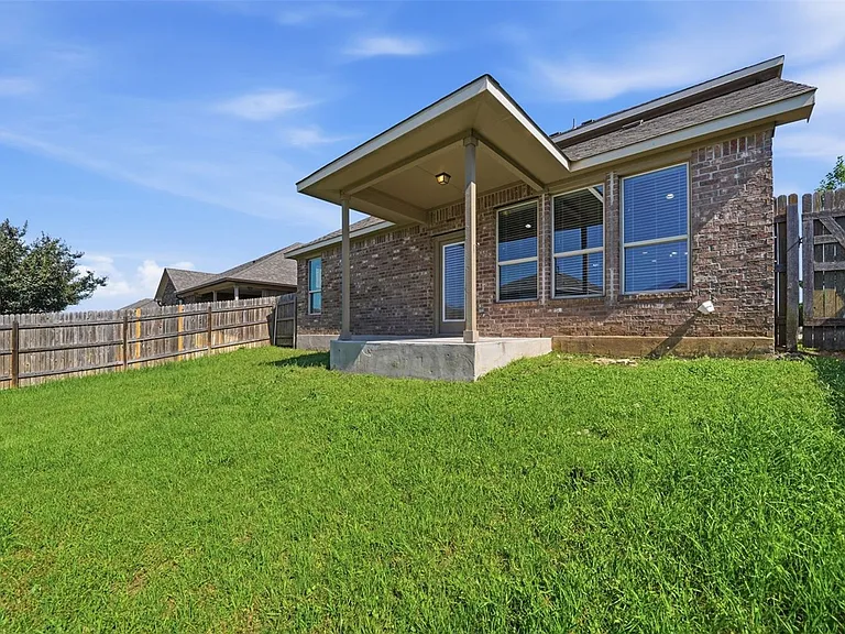 613 Longhorn Cavern Rd — Photo 35