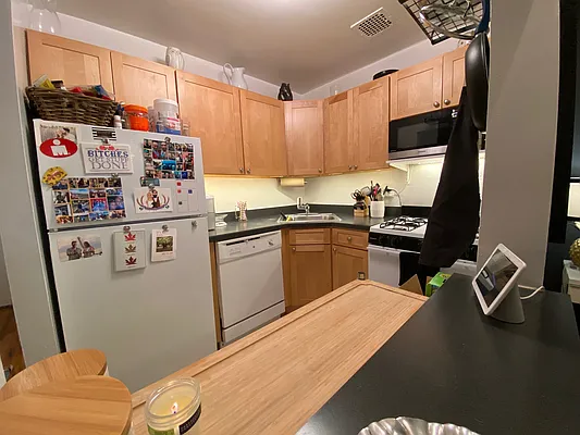 Rented by City Connections Realty | media 10