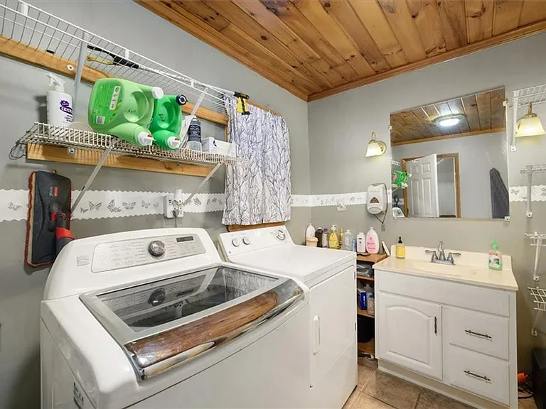 6126 Lowell Rd — Photo 14