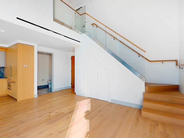 101 W 14th St #8B — Photo 5