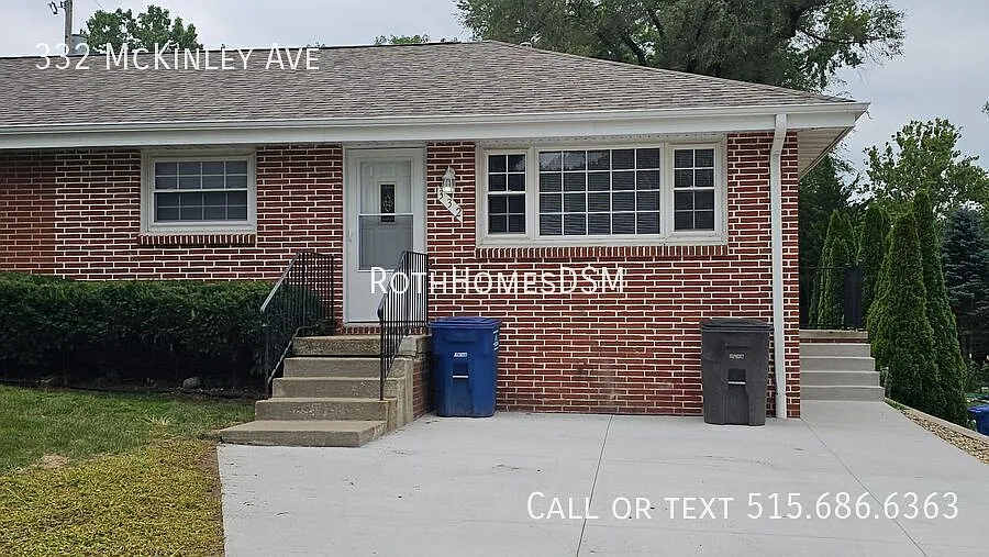 2 Bedroom 1 Bath Duplex with Egress Window in Full Basement — Photo 2