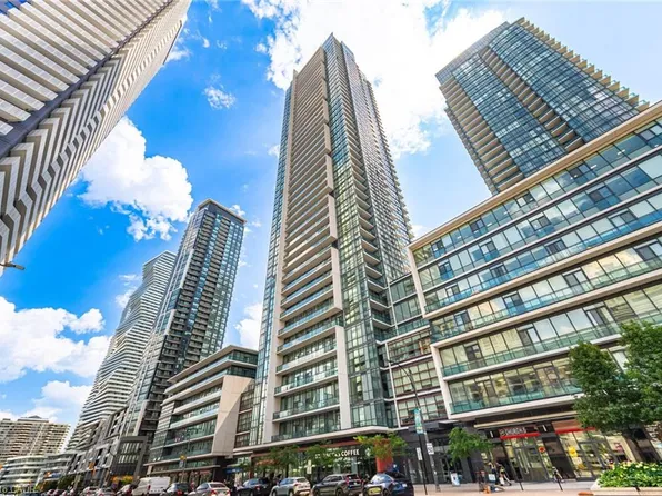 4070 Confederation Pkwy #Penthouse 4605, Mississauga, ON L5B 0E9