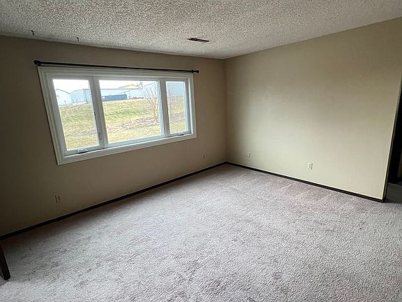4th image of 1621 Carriage Hill Dr APT 7