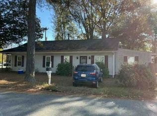 652 Great Bridge Blvd, Chesapeake, VA 23320