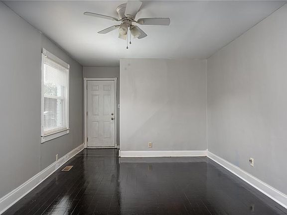 4th image of 147 Clyde St